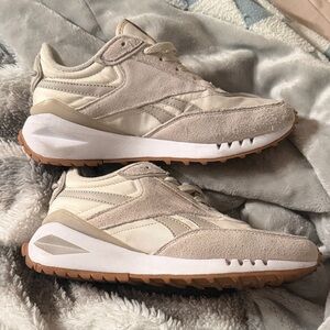 Reebok Women's Beige and White Sneakers